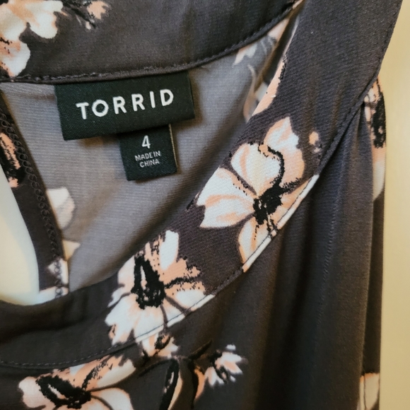 Torrid Size 4 Top - Picture 2 of 2
